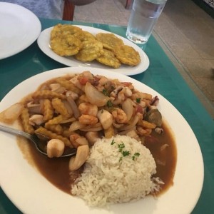 Salteado de mariscos