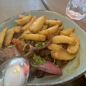 Lomo saltado