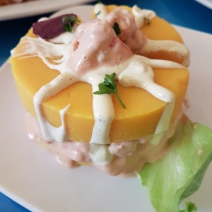 causa de camarones