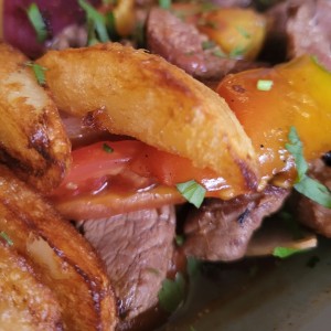 Lomito Saltado 