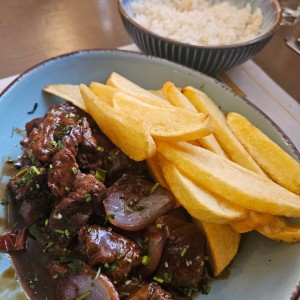 Platos Fuertes - Lomo Saltado