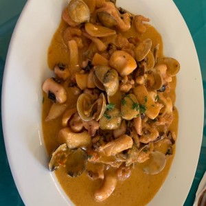 Pescado en Salsa de Mariscos