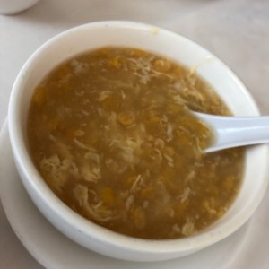 Sopa de maiz y pollo