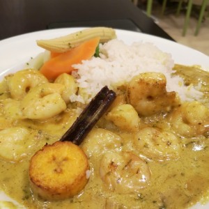 bowl de camarones al curry