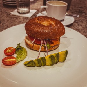 Bagel de salmon ahumado/ Smoked salmon bagel