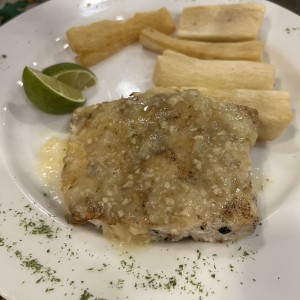 Pescado al ajillo 