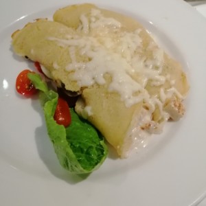 Crepas de pollo en queso suizo 