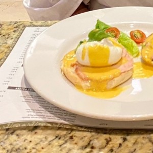 Huevos benedictinos