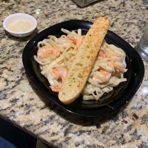 Fettucini con camarones 