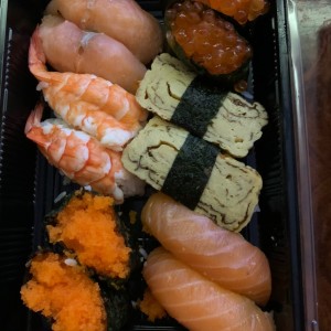 ebi, ikura, sake, masago, tamagoyaki