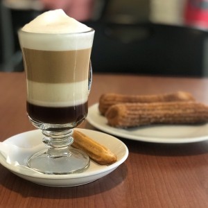 churros de manzana y Mocacchino