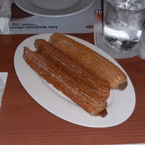 Churros rellenos de Manjar