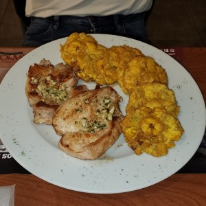 Pollo al ajillo