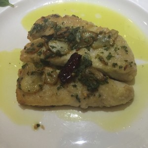 corvina con aceite de oliva y ajo