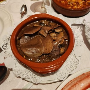 Lengua al Vino