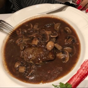 filete se carne en salaa oporto con hongos