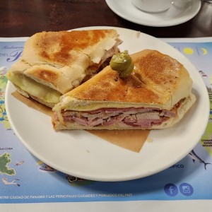 Emparedados /Sandwiches - Cubano