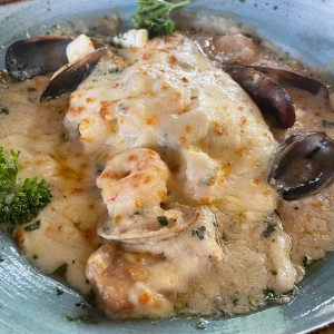 Filete de Corvina Rellena de Mariscos