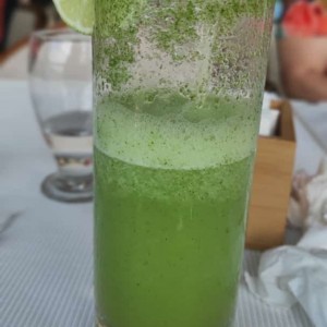 Limonada con hierbabuena