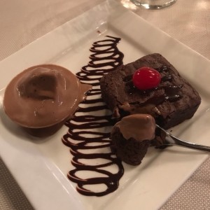 brownie con helado 