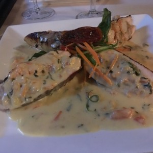 pollo relleno con camarones