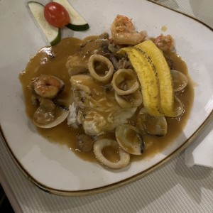 Filet de pescado con mariscos