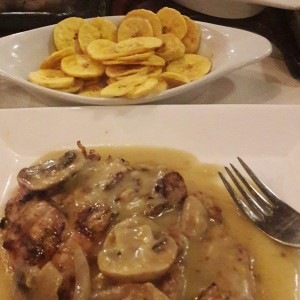 Pollo con hongos