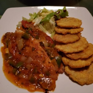 corvina salsa criolla