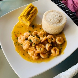 camarones al ajillo con arroz con coco