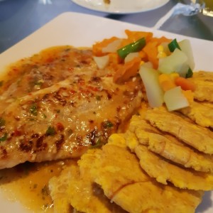 filete corvina al ajillo