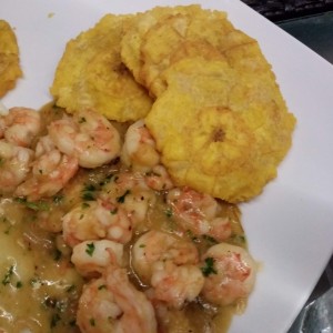 Camarones al ajillo 