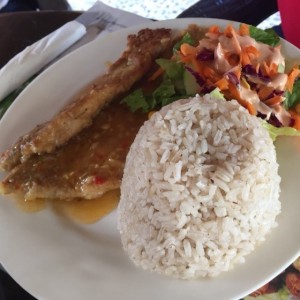 Filete de Pescado al Ajillo vom Arroz con Coco