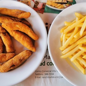 deditos de corvina con papas fritas