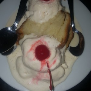 Ron cake con helado