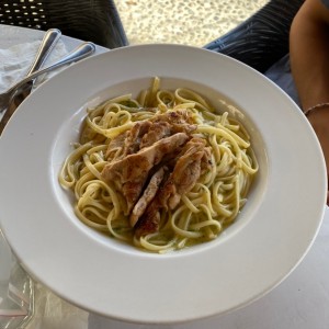 Pasta con pollo