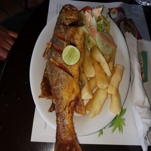 Pescado con yuca