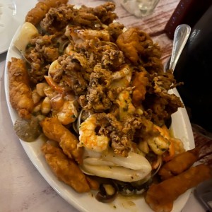 Mixto de Marisco al Ajillo