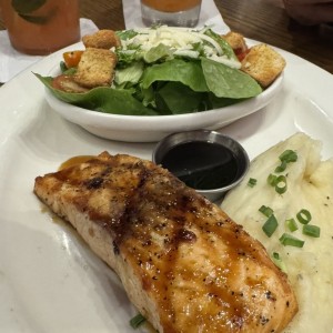 FRIDAYS SIGNATURE WHISKEY-GLAZED SALMON