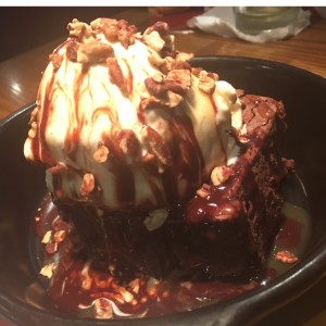 brownie con helado