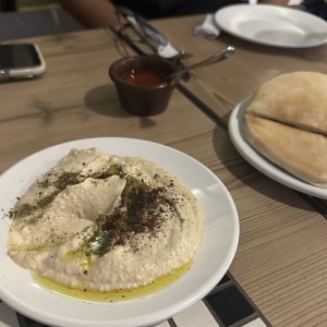 Humus Con Pan pita