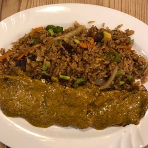 corvina tiki.masala con arroz japones