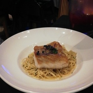 corvina y spaguetti