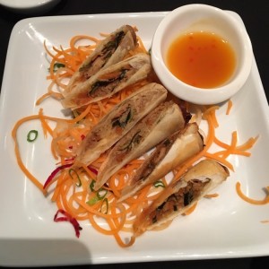 SPRING ROLLS POLLO