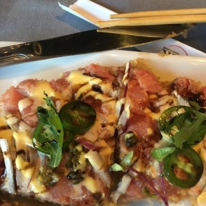 Piqueos - Spicy tuna pizza