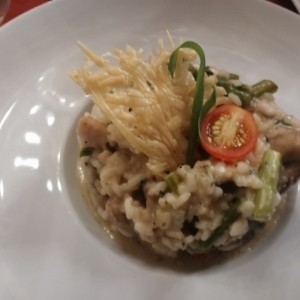 Risotto de poulet et champignons portobello et asperges