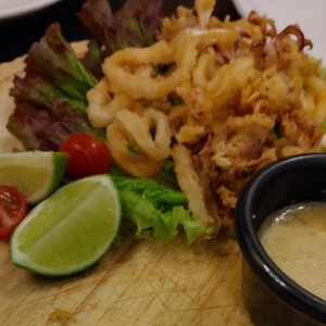 Anneaux et Minis Calamars Frits