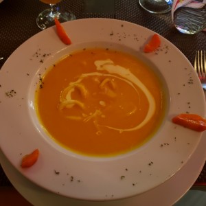 CREMA DE ZAPALLO CON MARISCOS