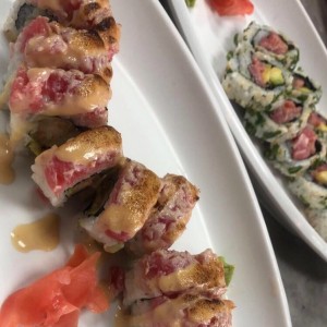 Spicy tuna & Uno flambeado con tuna