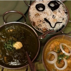 MURGH SAAGWALA 
JHEENGA KORMA
ARROZ  basmati con frutas secas