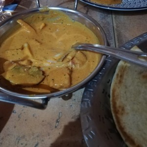 Butter Chicken + Naan